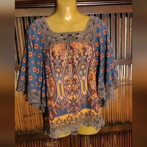 F21 Batwing multicolor top wit lace trim  sz M